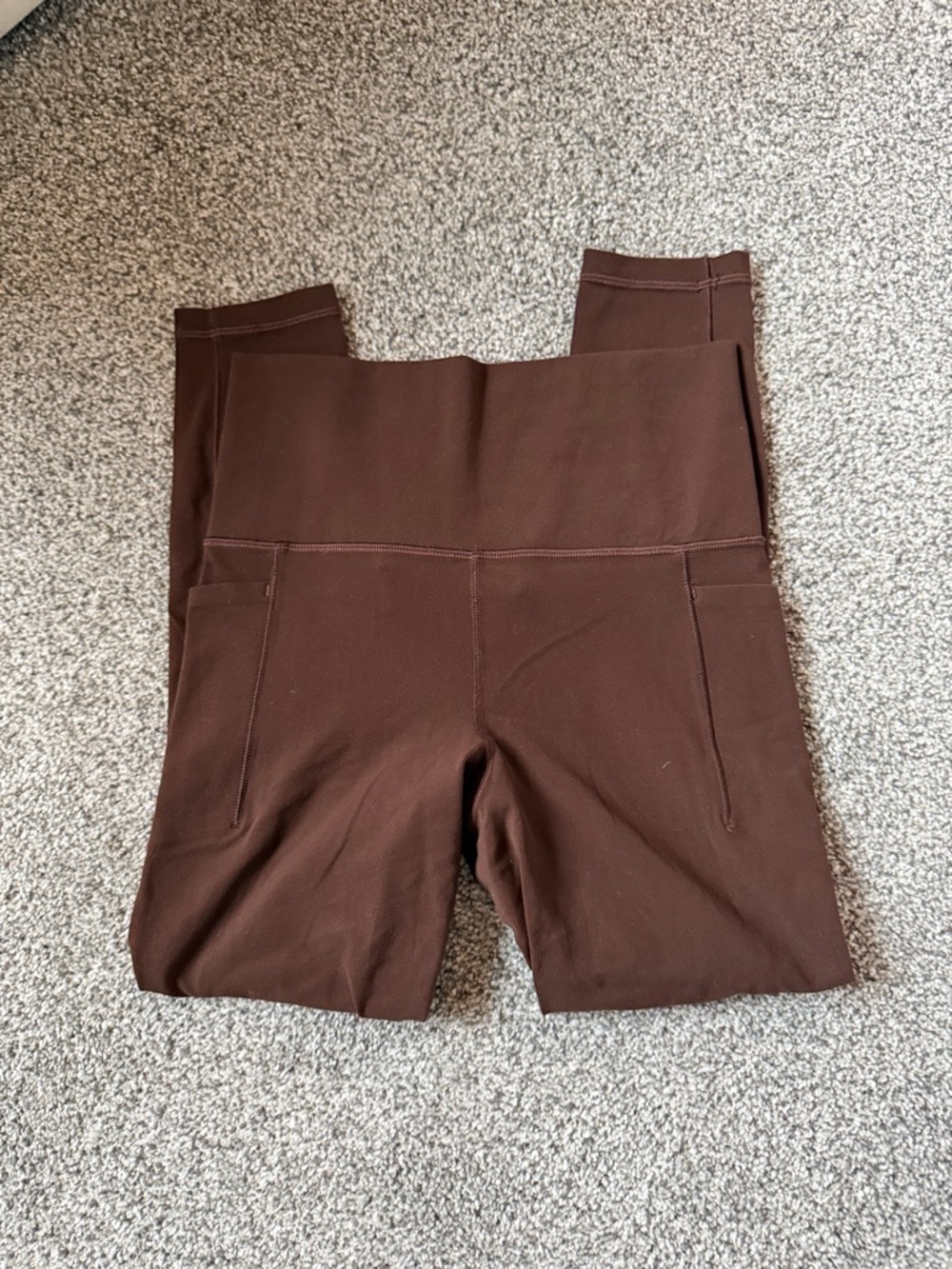 Athleta Salutation Stash Pocket 7/8 Tight